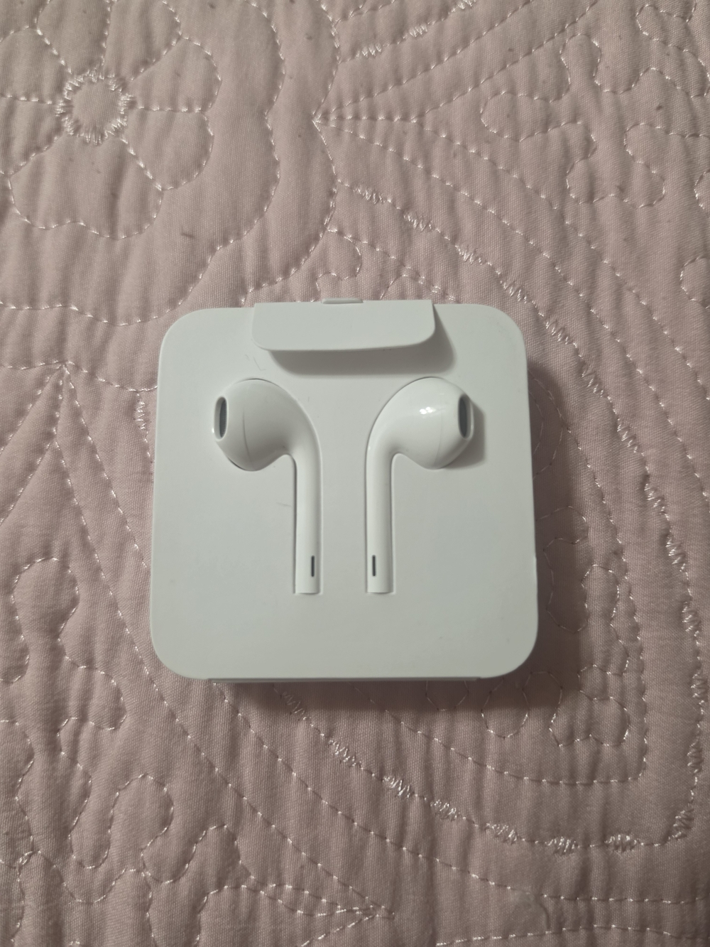 Apple White Wired Earbud Headphones